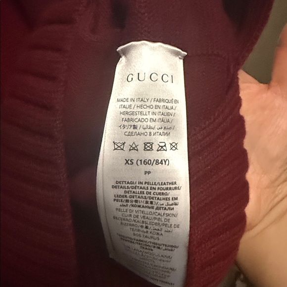 Gucci Maroon Knitwear with Black Button - Picture 8 of 12